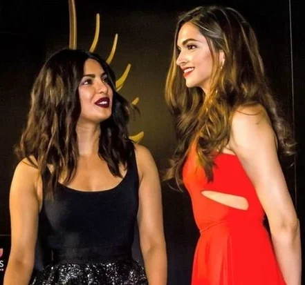 Priyanka Chopra with other actress